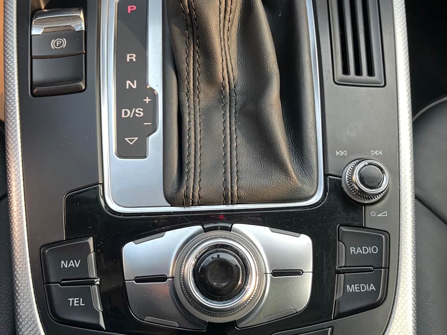 Audi A4 (Imported) 2014 car image #29