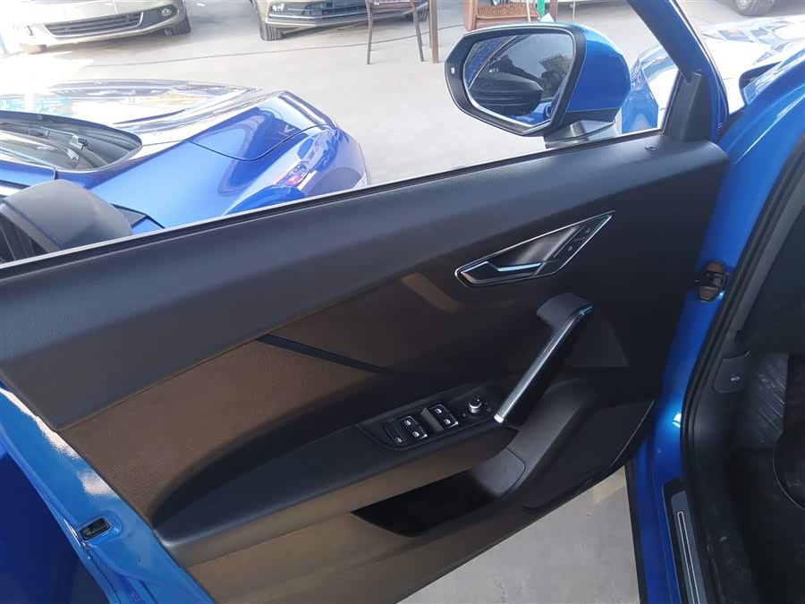 Audi Q2L e-tron 2020 car image #29