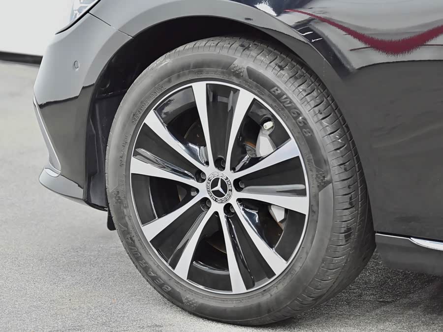 Mercedes-Benz E Class New Energy 2021 car image #29