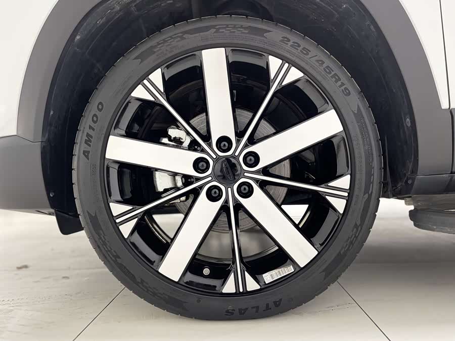 GEELY Monjaro MHEV 2023 car image #29