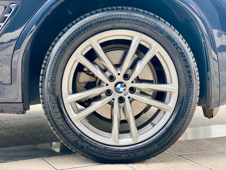 BMW X4 2020 car image #29