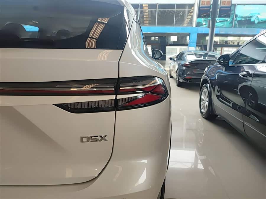 Roewe D5X DMH 2025 imagen de coche #29