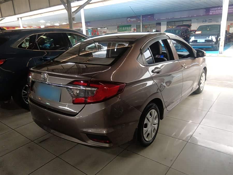 Honda Greiz 2017 #29 Honda Greiz 2017 صورة سيارة #29