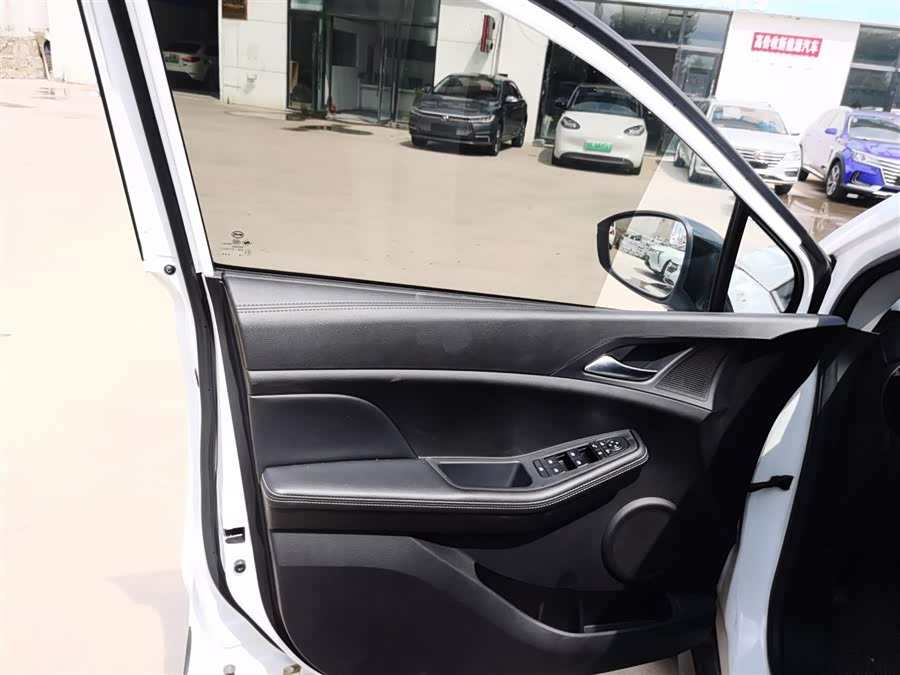 BYD S2 2020 car image #29