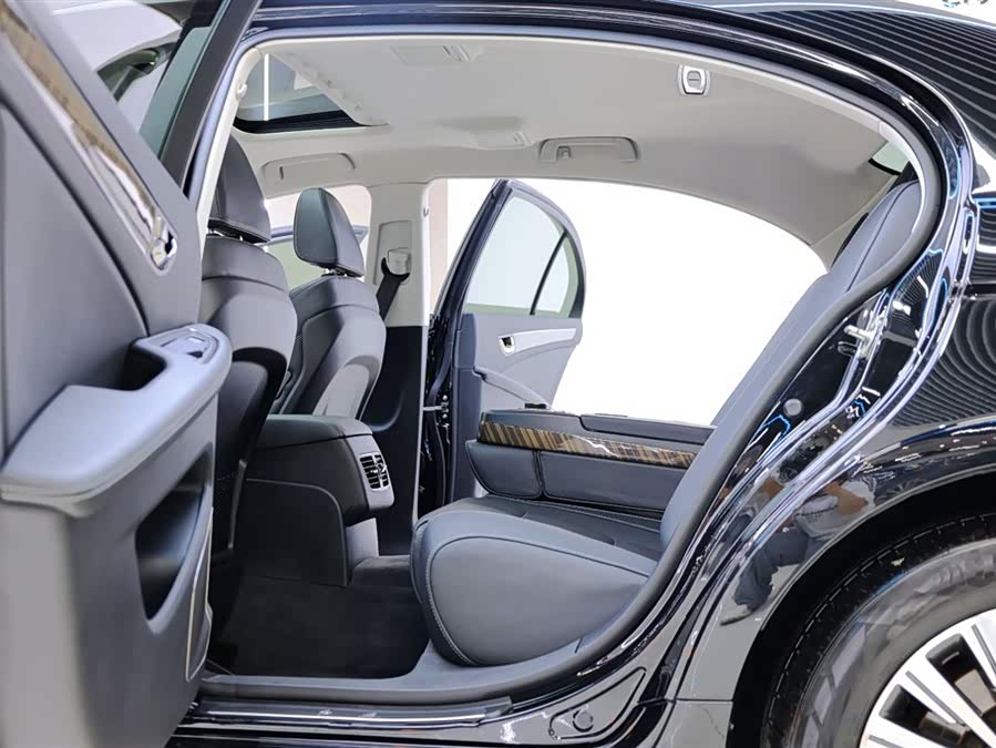 HongQi H7 2021 car image #29