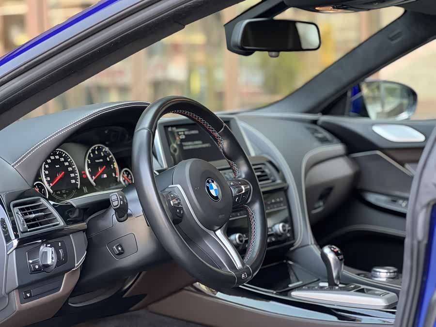 BMW M6 2015 car image #29