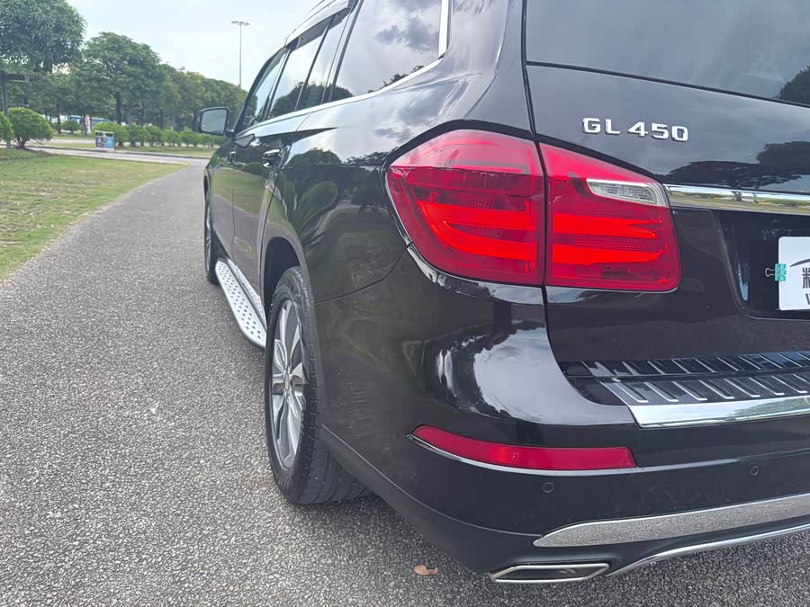 Mercedes-Benz GL Class 2017 immagine di auto #29