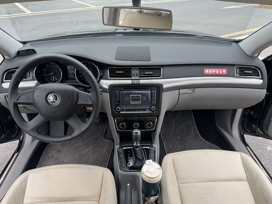 Skoda Superb 2013 car image #29