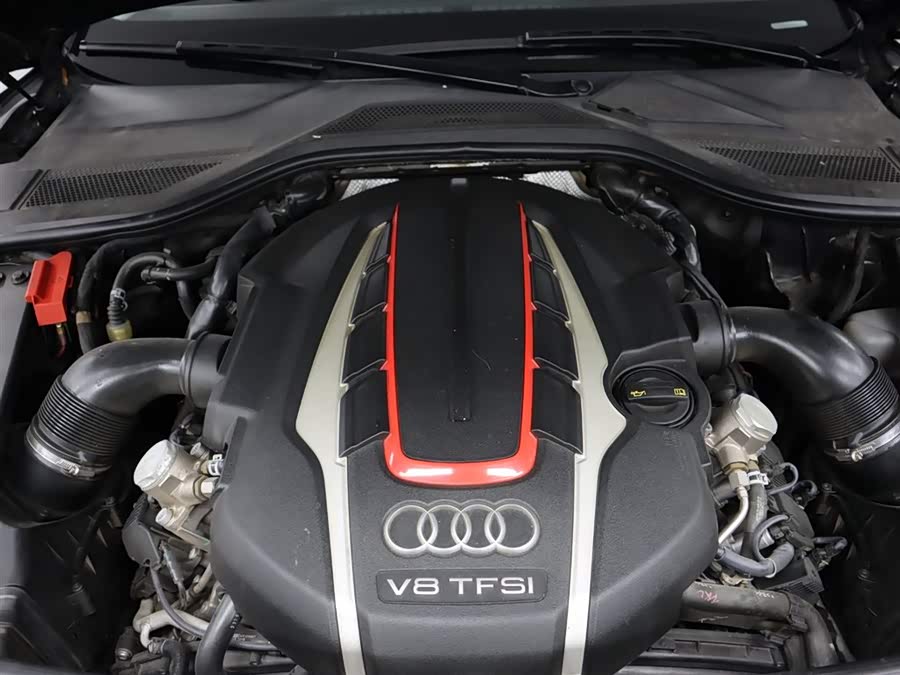 Audi S8 2015 car image #29