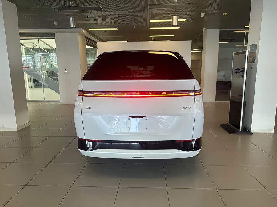 Xpeng X9 2024 imagem de carro #29