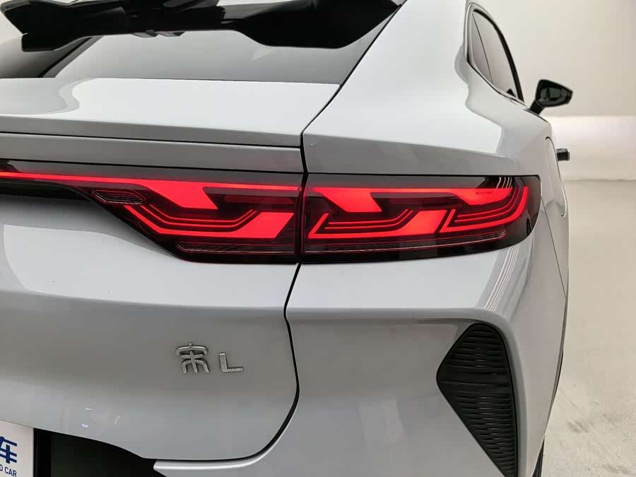 BYD SongL EV 2023 car image #29