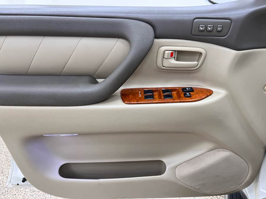 Toyota Land Cruiser 2007 image de voiture #29