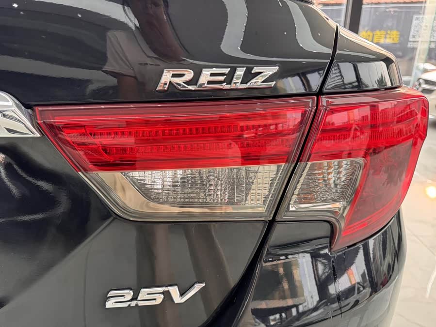 Toyota Reiz 2014 صورة سيارة #29