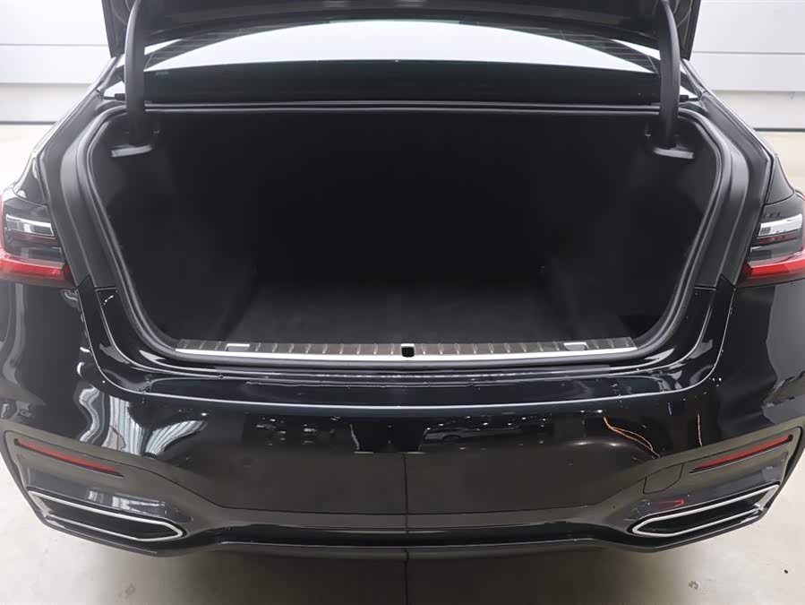 BMW i4 M50 2020 car image #29