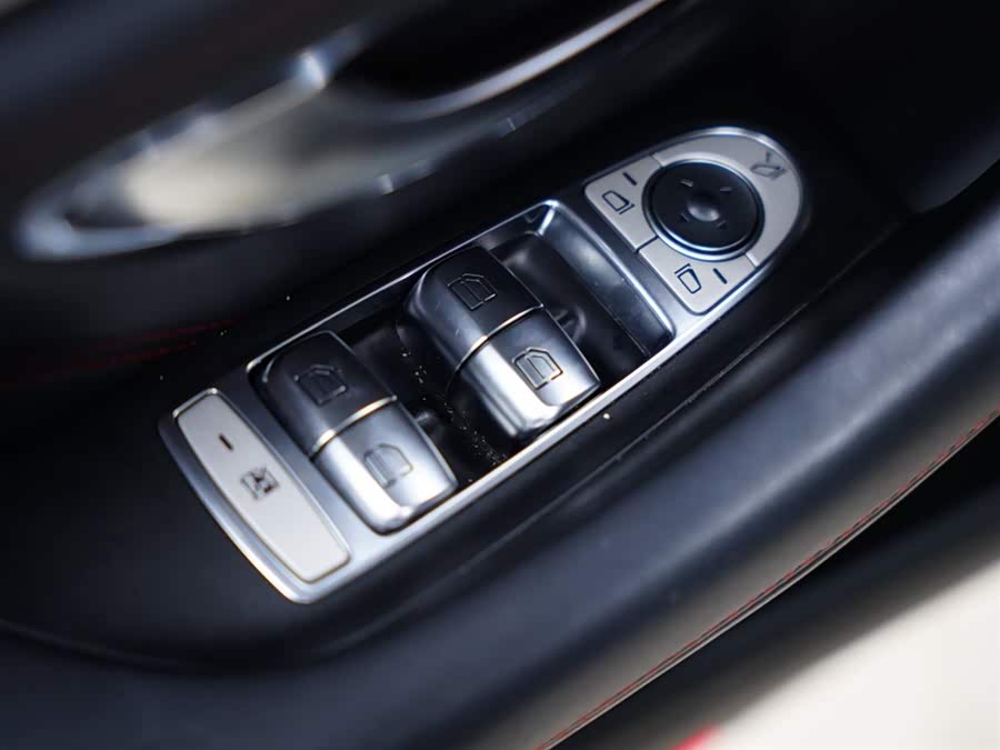 Mercedes-Benz E AMG 2018 immagine di auto #29