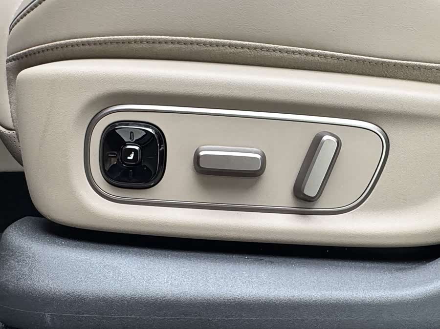 理想汽车 理想i6 2025 汽车图片 #29