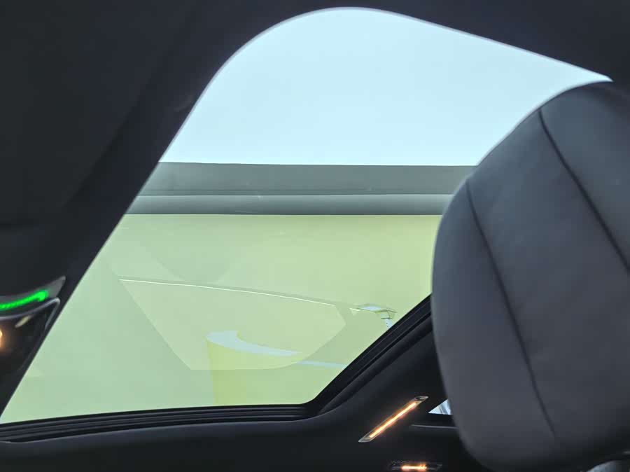 Mercedes-Benz EQS Class 2023 car image #29