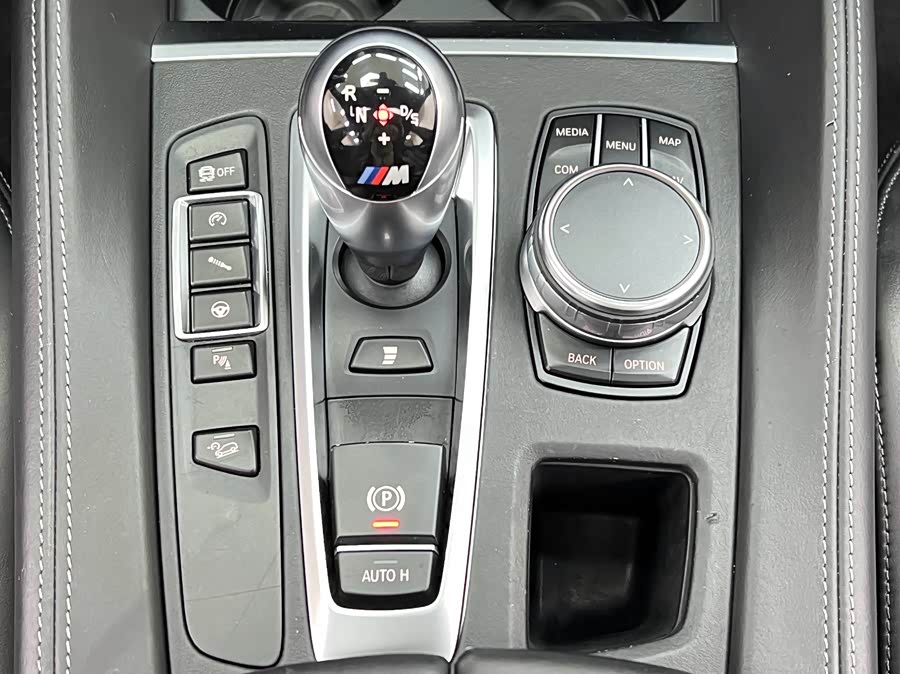 BMW X5 M 2017 #29 BMW X5 M 2017 صورة سيارة #29