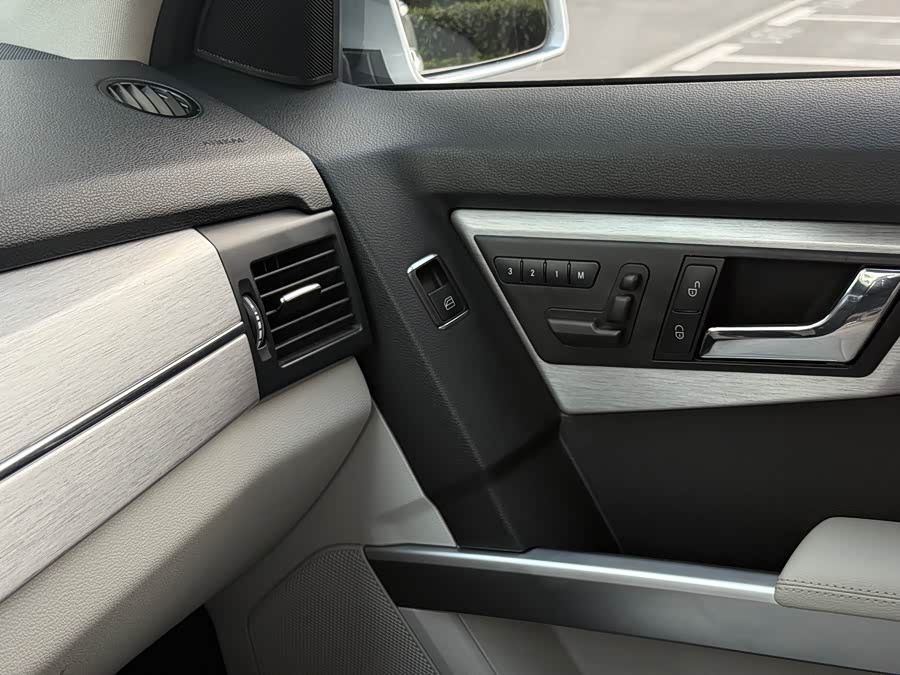 Mercedes-Benz GLK Class (Imported) 2010 car image #29