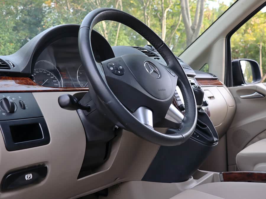 奔驰 唯雅诺 2011 汽车图片 #29