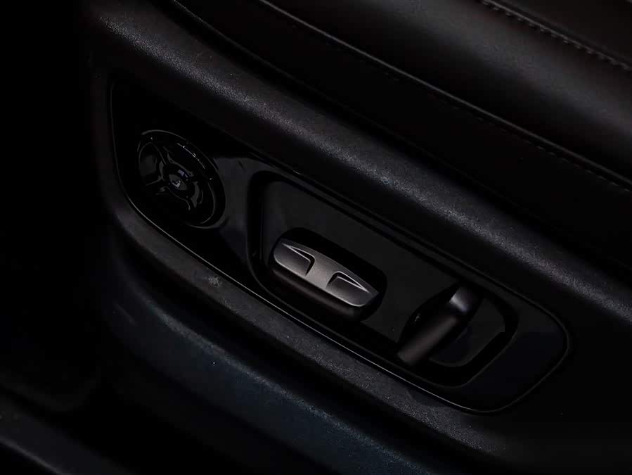 理想汽车 理想MEGA 2024 汽车图片 #29