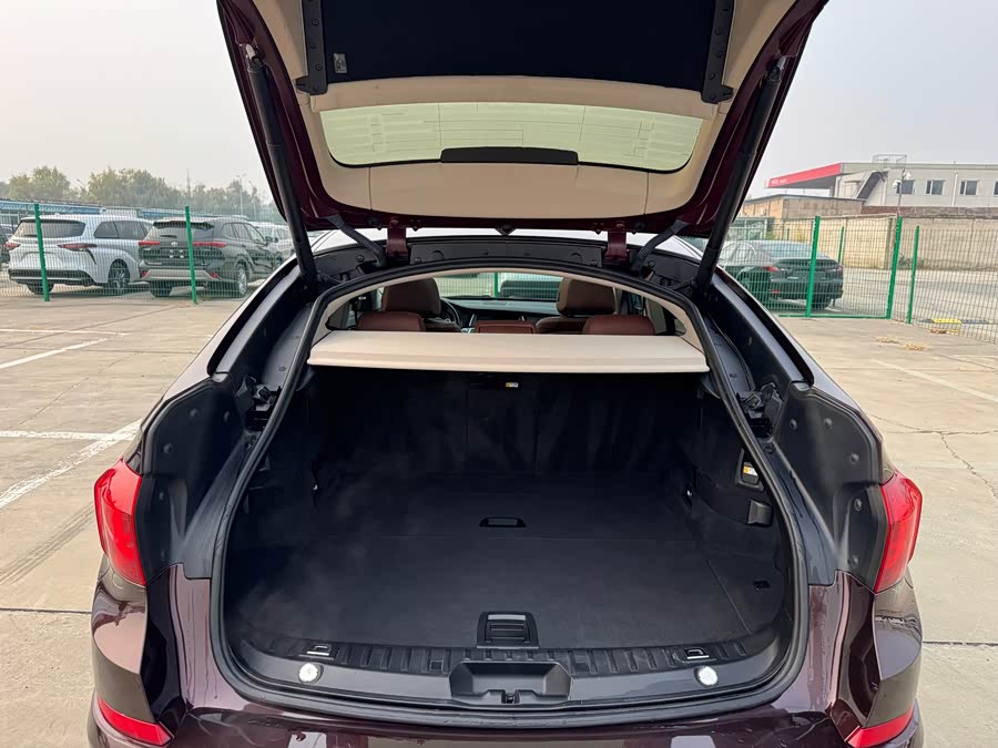 BMW 5 Series GT 2016 #29 BMW 5 Series GT 2016 immagine di auto #29