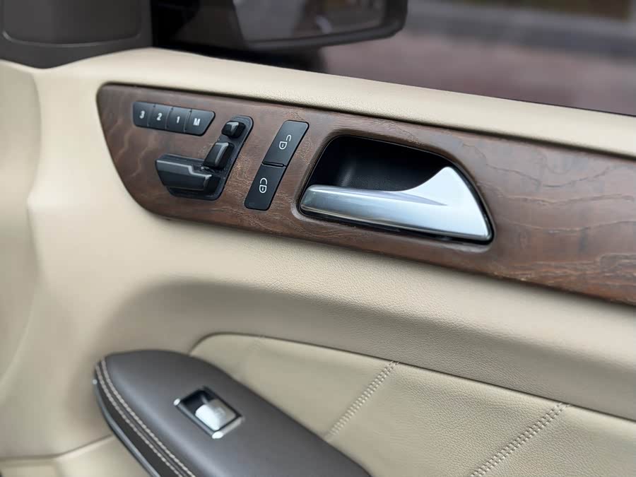 Mercedes-Benz GL Class 2014 immagine di auto #29