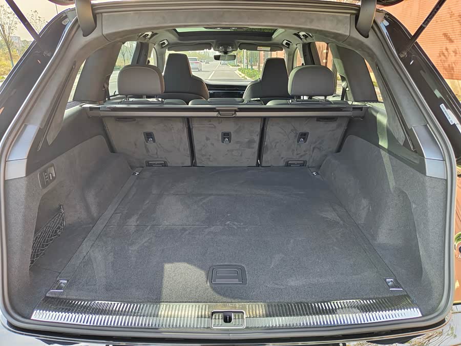 Audi SQ7 2024 изображение автомобиля #29