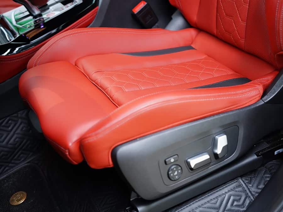 BMW X4 M 2022 immagine di auto #29