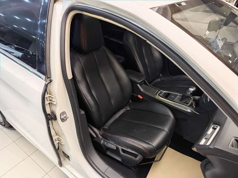 Peugeot 408 2016 car image #29