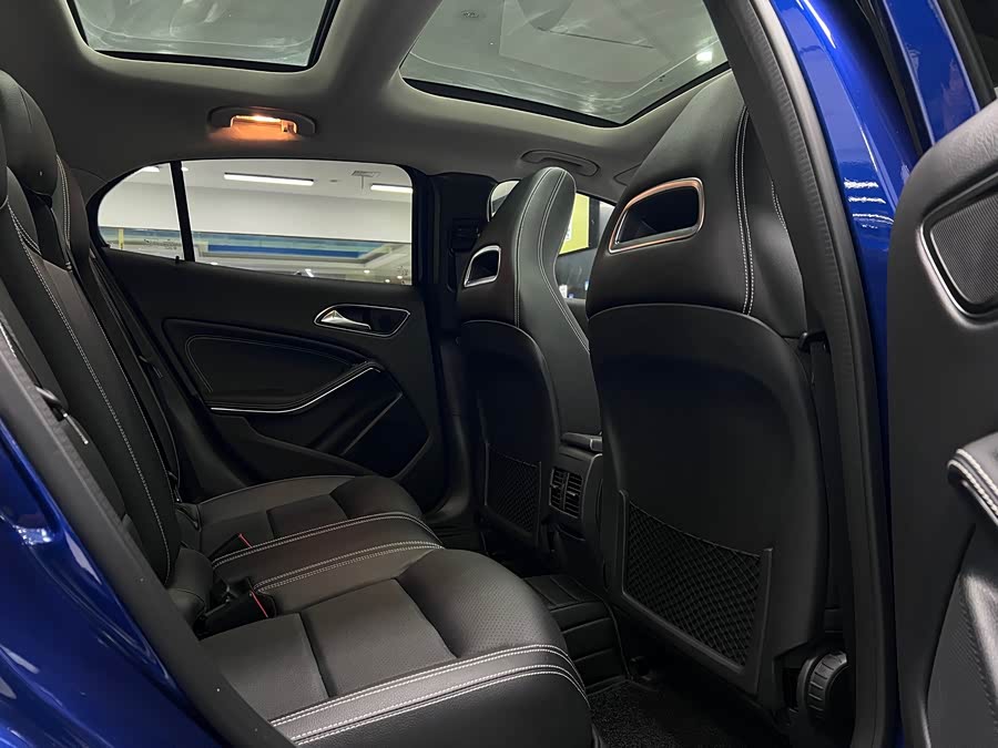 Mercedes-Benz GLA Class 2018 #29 Mercedes-Benz GLA Class 2018 car image #29