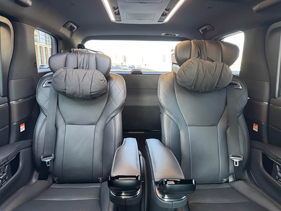 丰田 威尔法 2023 汽车图片 #29