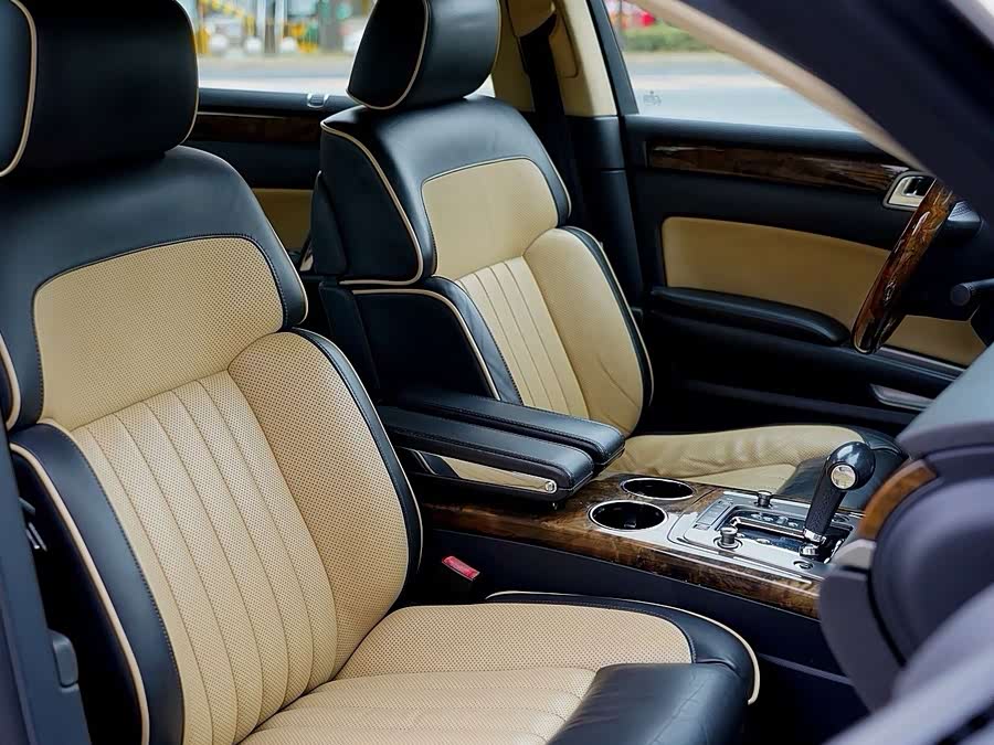 Volkswagen Pheaton 2012 immagine di auto #29