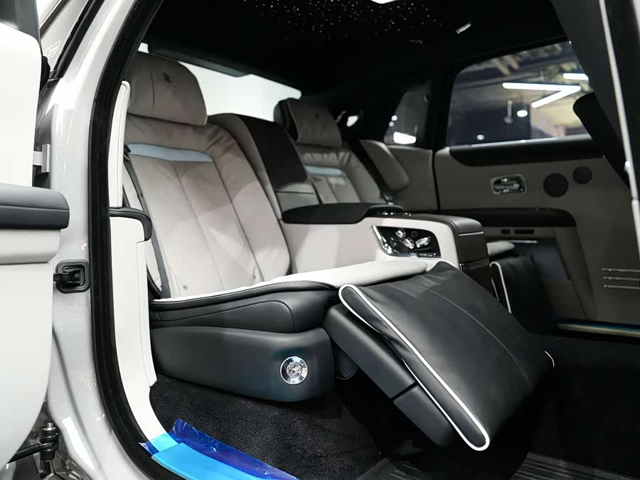 劳斯莱斯 古思特 2023 汽车图片 #29