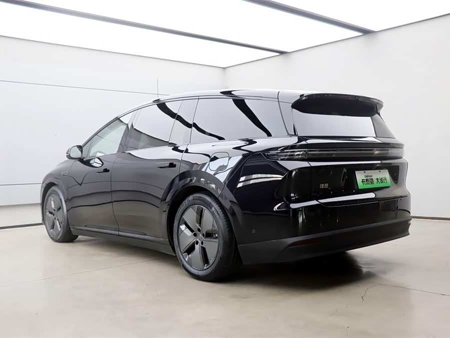 Li i8 2025 image de voiture #29