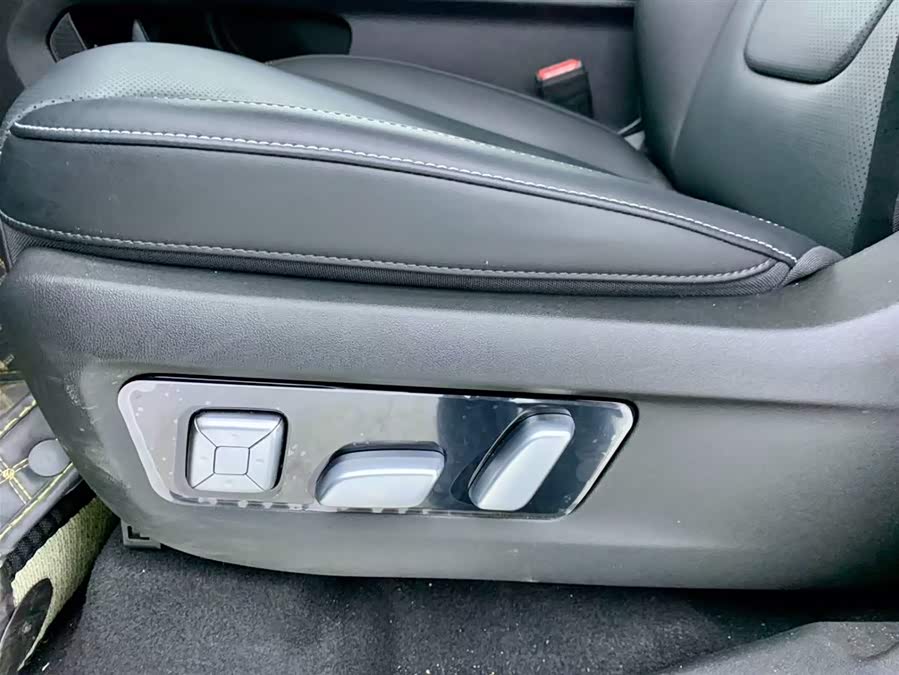 Tank 300 New Energy 2025 #29 Tank 300 New Energy 2025 car image #29