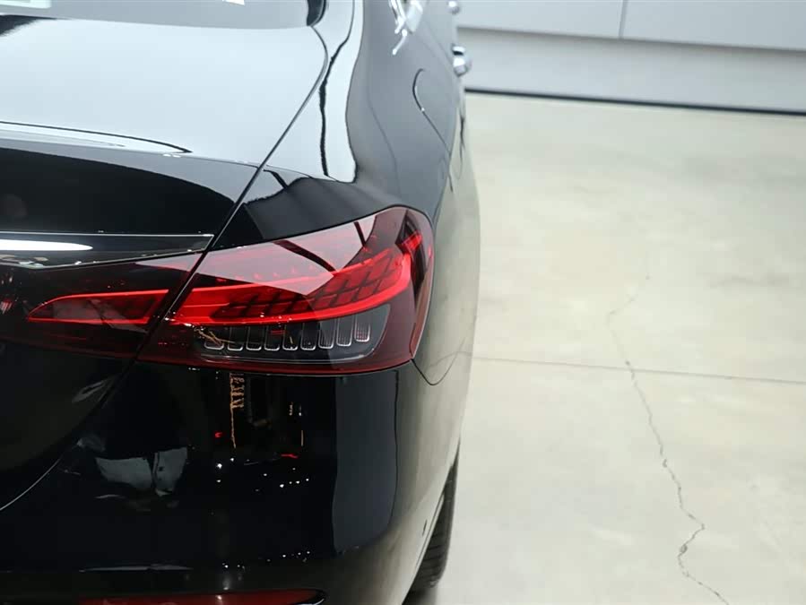 Mercedes-Benz V Class 2020 car image #29