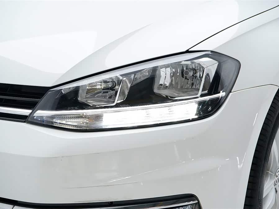 Volkswagen Golf 2018 car image #29