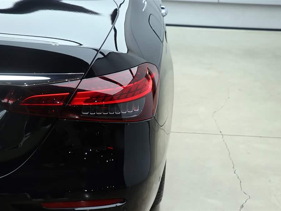 Mercedes-Benz E Class 2021 صورة سيارة #29