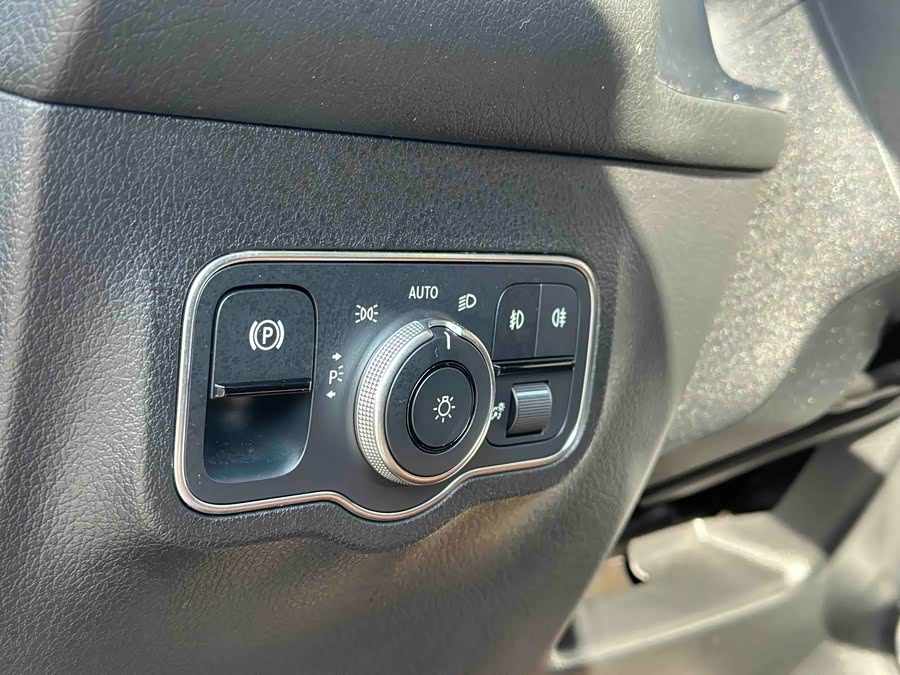 Mercedes-Benz GLB Class 2022 #29 Mercedes-Benz GLB Class 2022 car image #29