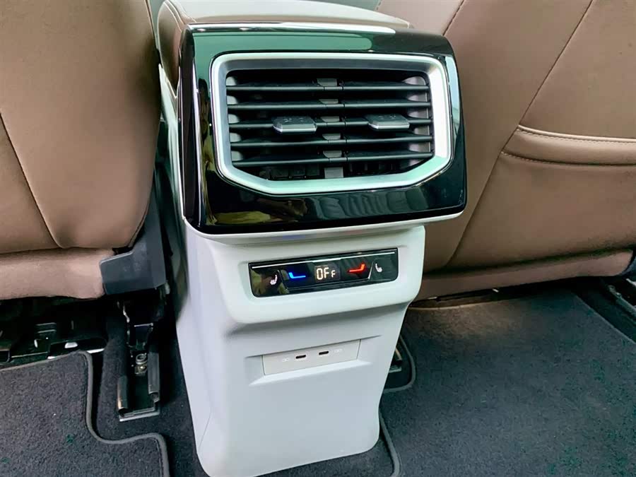 Volkswagen ID.6 X 2022 car image #29