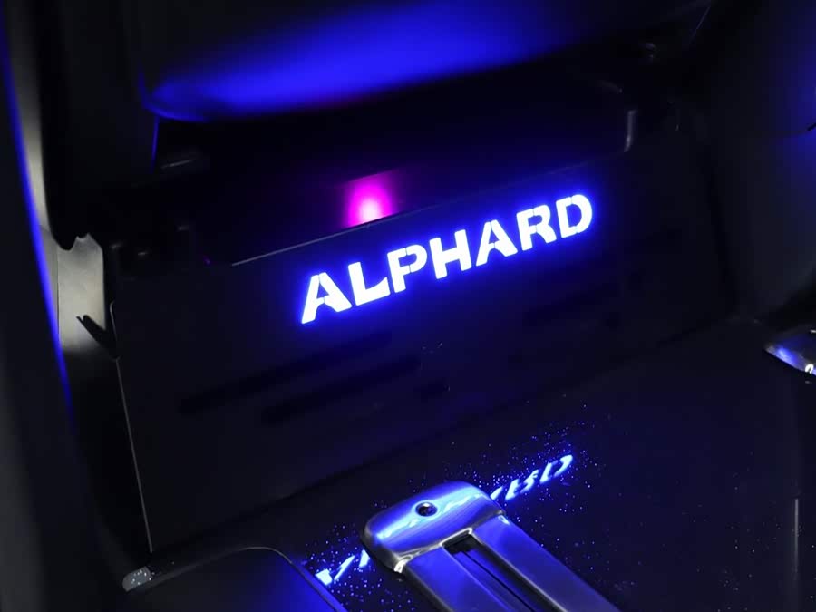 Toyota Alphard 2019 car image #29