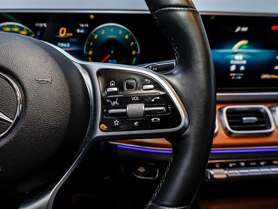 Mercedes-Benz GLE Class New Energy 2021 car image #29