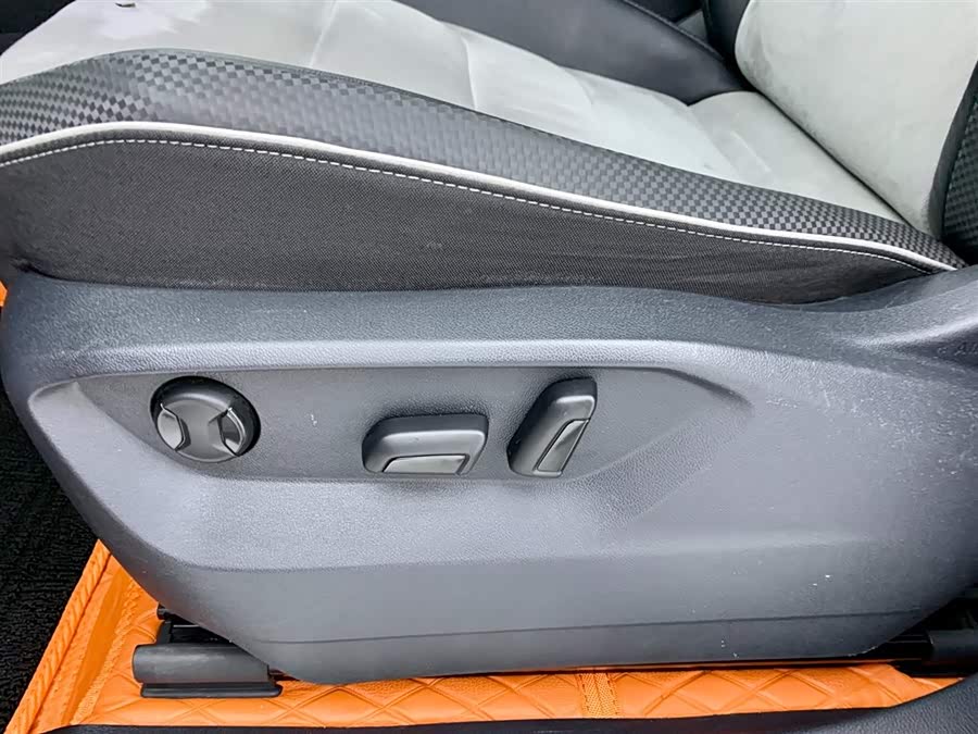 Volkswagen Tayron X 2020 car image #29