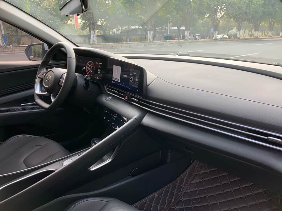 Hyundai Elantra 2022 car image #29