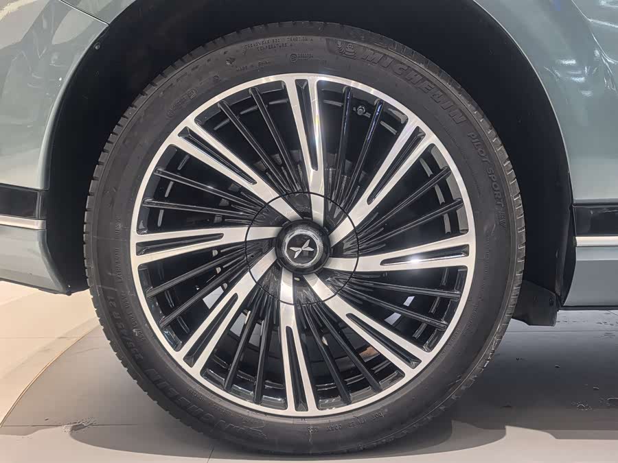 Xpeng G9 2023 car image #29