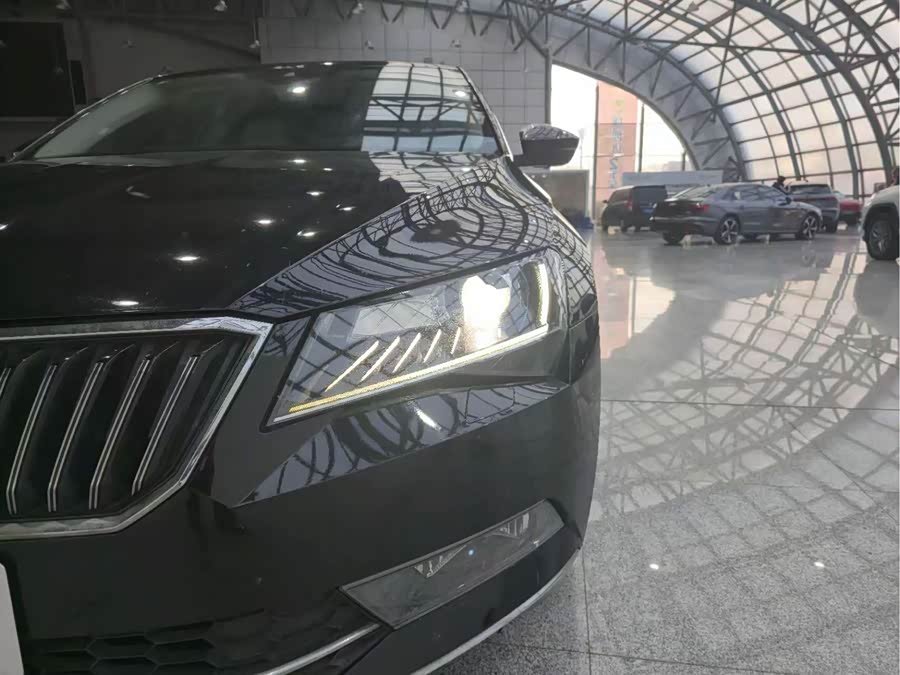 Skoda Superb 2016 car image #29