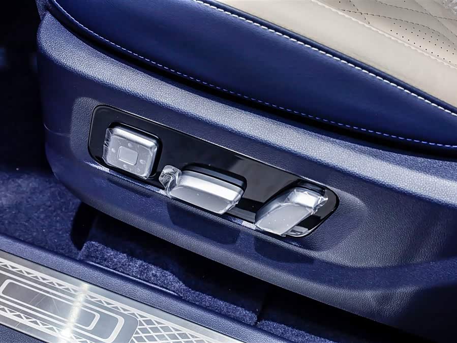 Tank 500 New Energy 2025 #29 Tank 500 New Energy 2025 car image #29