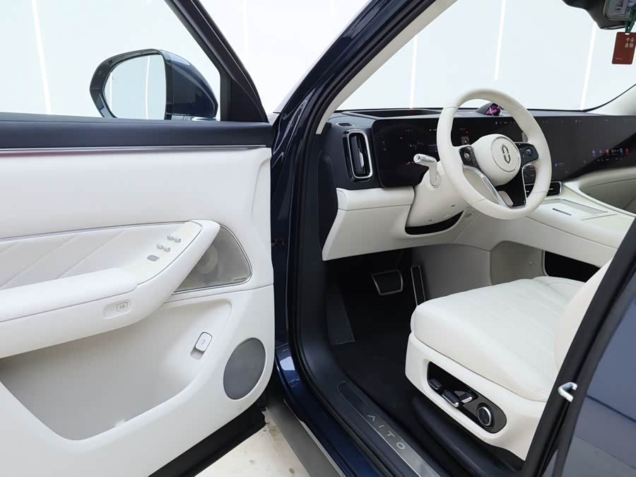 2025 car image #29