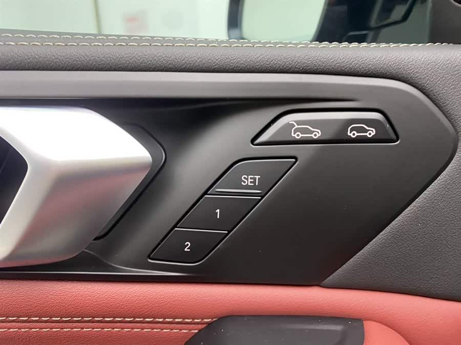 BMW X6 2025 car image #29